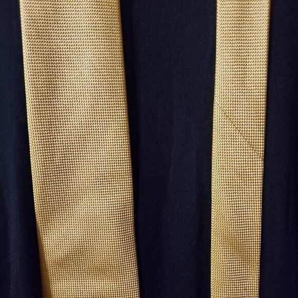 Michael Kors Yellow Silk Tie - Picture 3 of 5